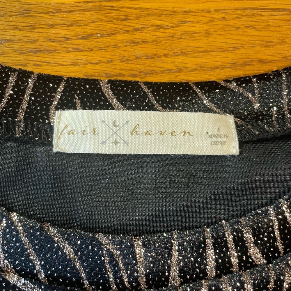 3for$5, NWT Fair Haven Women’s Black And Gold Sleeveless Blouse Size S - Picture 5 of 9